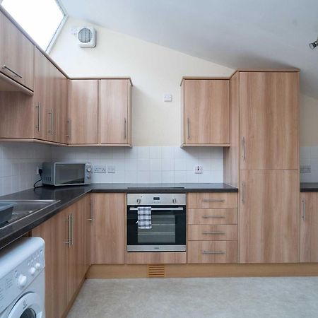 Church Lane Apartments Бостон Номер фото